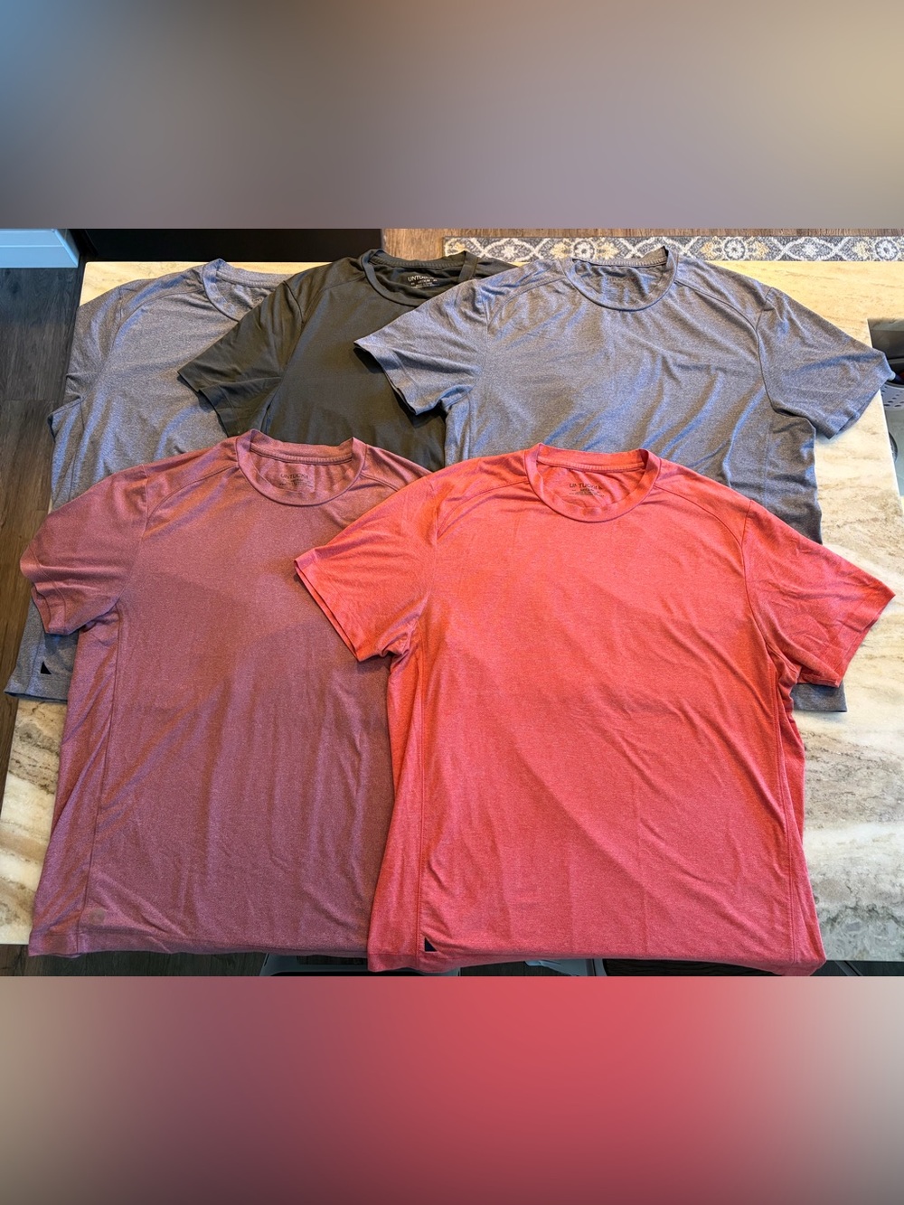 Lot of 5 Untuckit Performance Short Sleeve Stretch T-shirts Tees Red Blue Medium